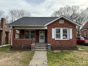 Building Photo - 113 Highland Ave