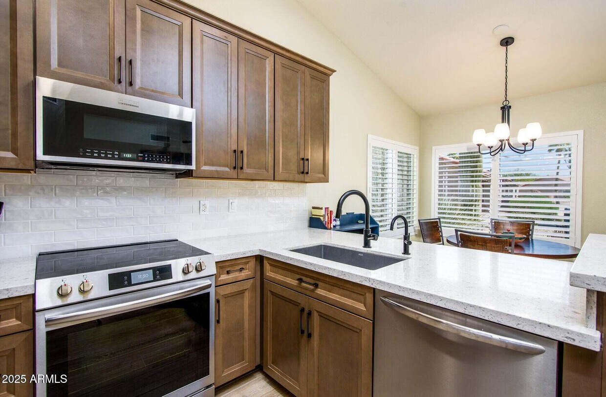 Foto principal - 6831 S Coral Gable Dr