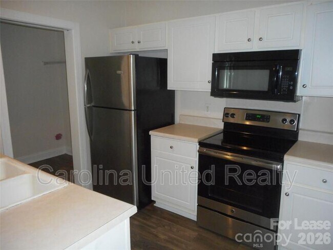 Foto del edificio - 2421 Ryerson Ct