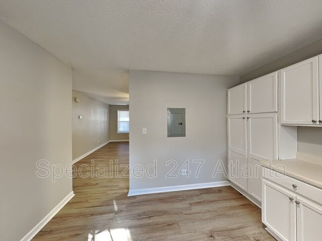 Building Photo - 546 Baron Dr