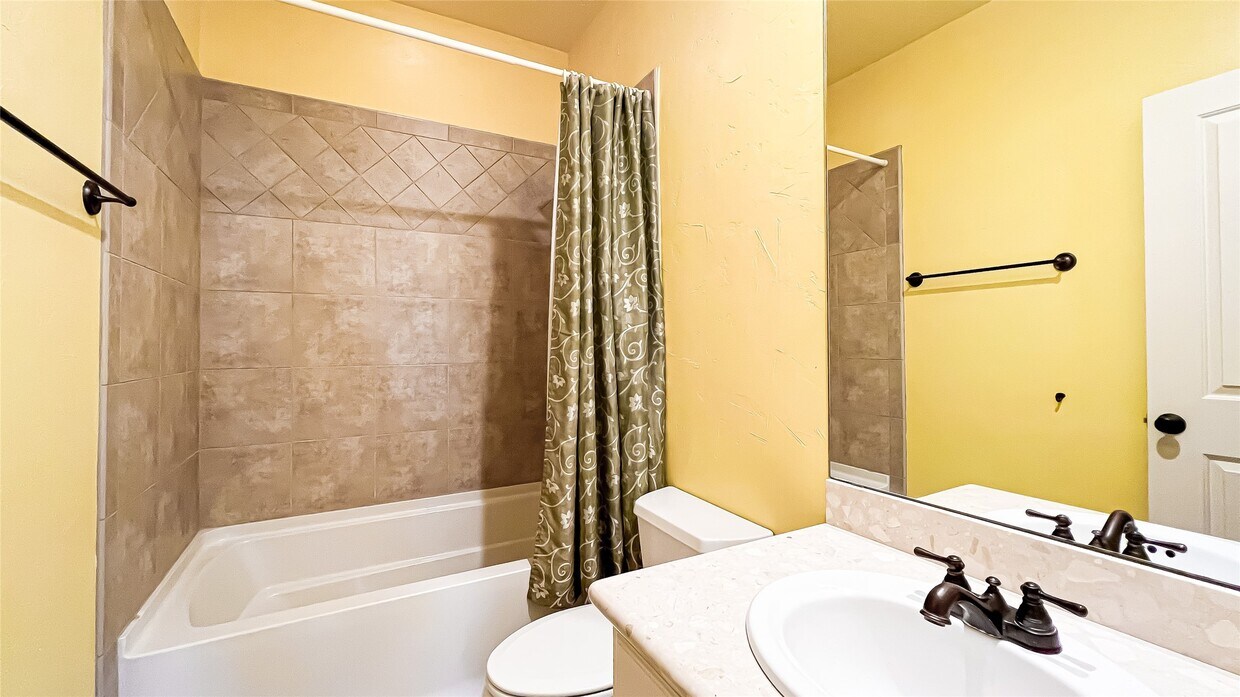 Foto del edificio - 2418 Ralph St