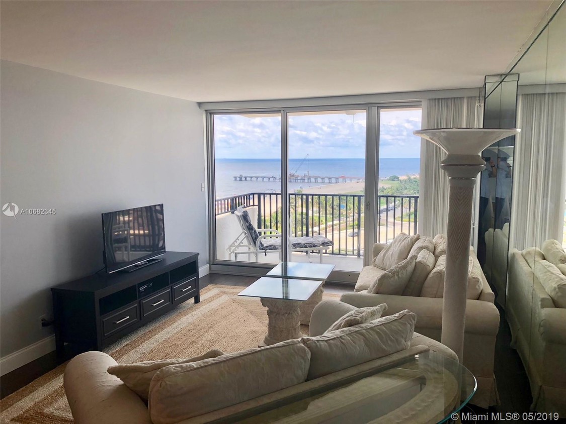 Primary Photo - 525 N Ocean Blvd
