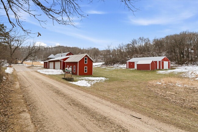 Building Photo - W14242 Hein Ln