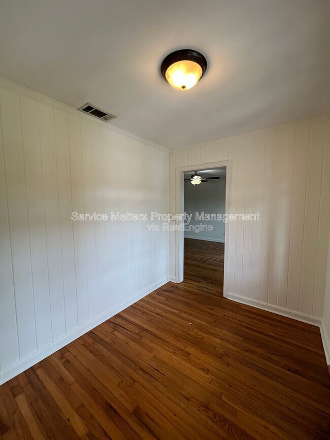 Building Photo - 3543 Bayou Blvd