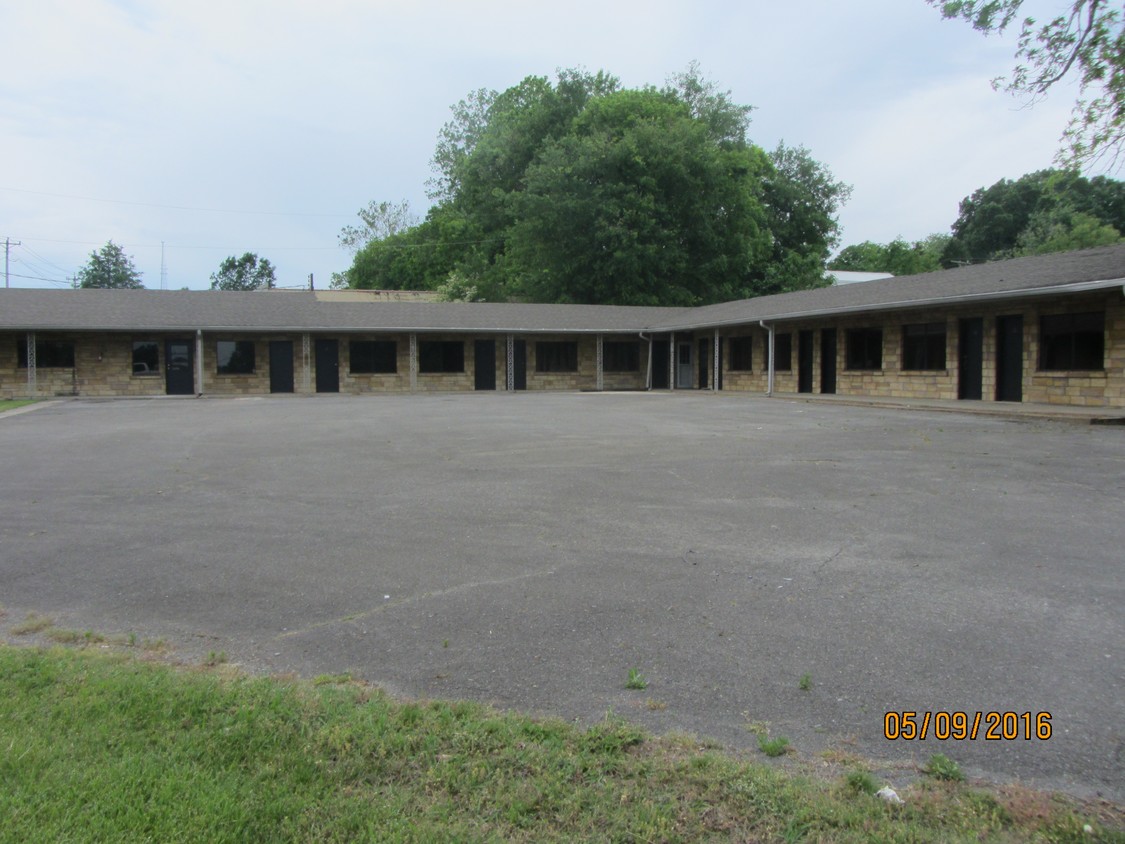 Primary Photo - City View Apartments