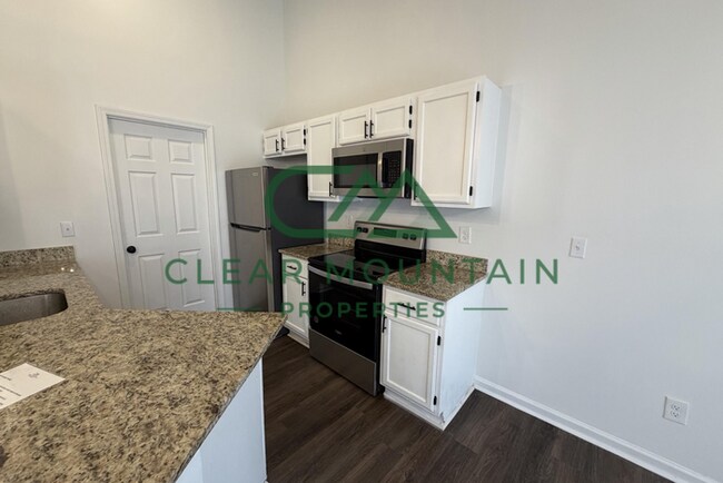 Foto del edificio - MOVE-IN SPECIAL! FREE RENT!