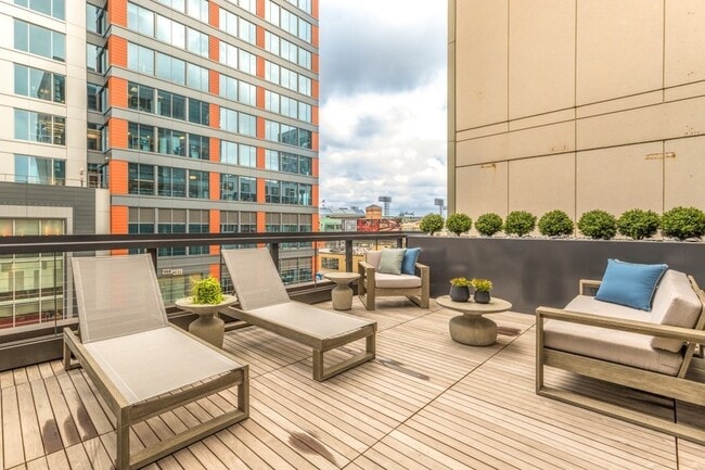 Building Photo - 1350 Boylston St