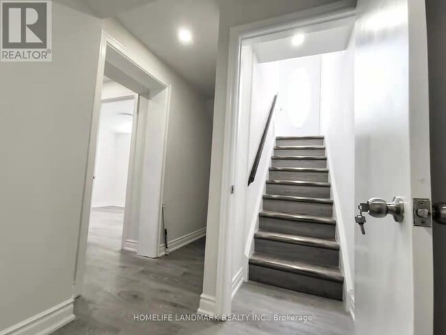 Building Photo - 28 Benfer Rd