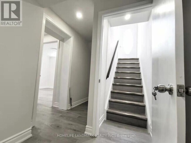 Photo du bâtiment - 28 Benfer Rd