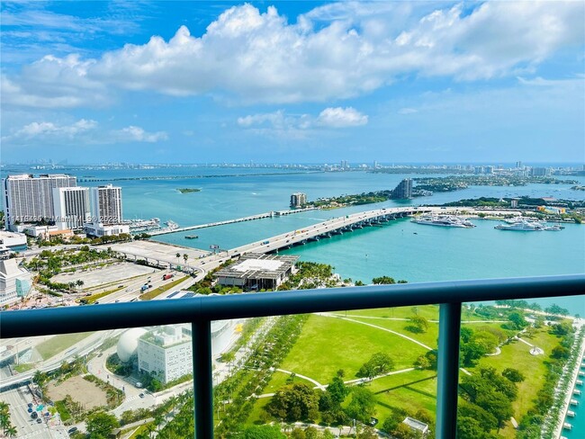 Building Photo - 888 Biscayne Blvd