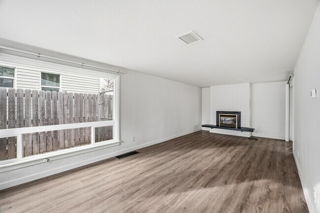 Foto del edificio - 1307 E Thurston Ave