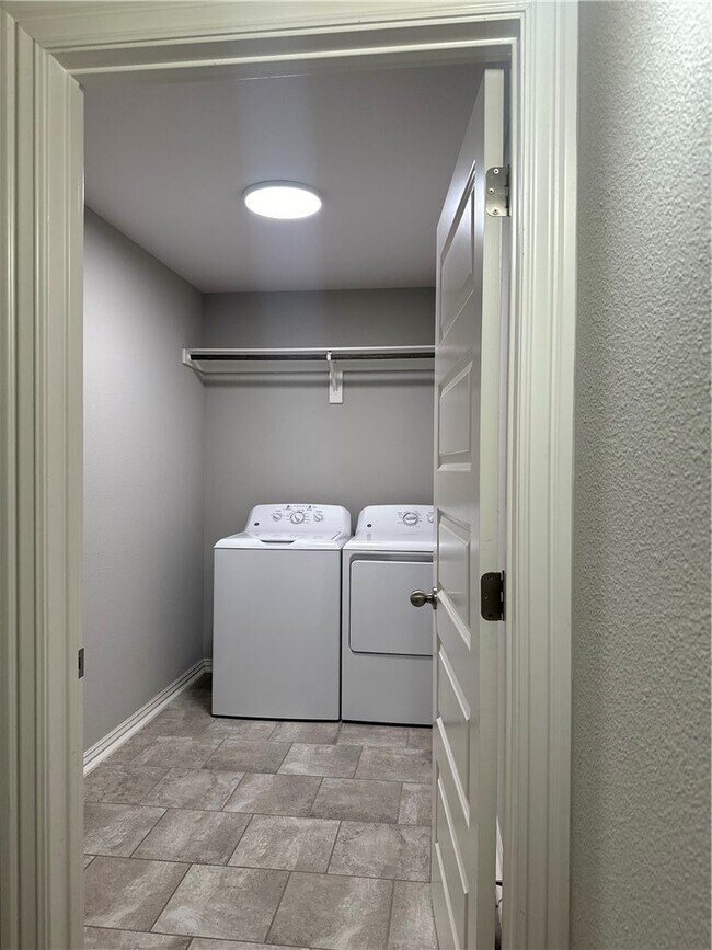 Foto del edificio - 1236 N Pershing St