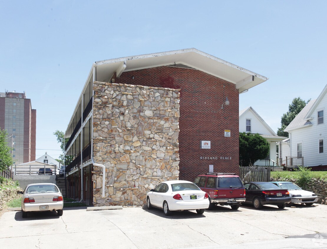 Primary Photo - 2217 S 11th St