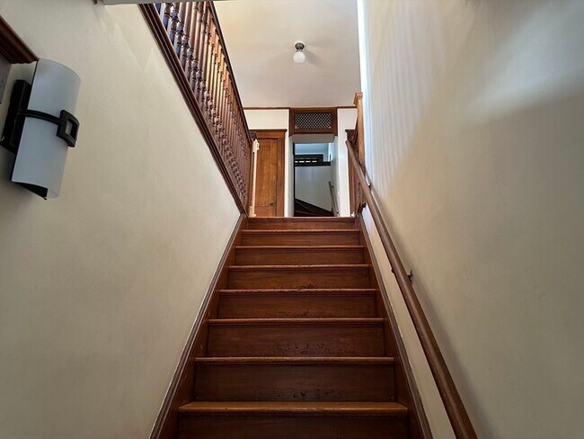 Building Photo - 51 Foskett St