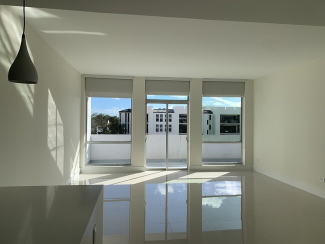Foto del edificio - 700 Biltmore Way