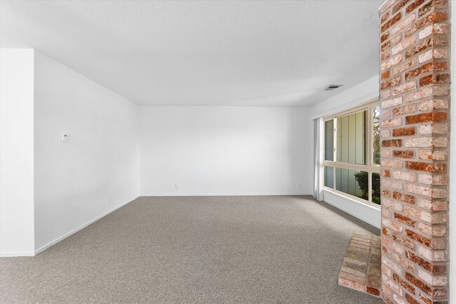 Foto del edificio - 1145 Bismarck Ln