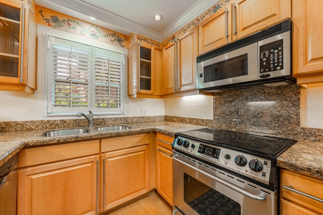 Building Photo - 372 Georgetown Dr