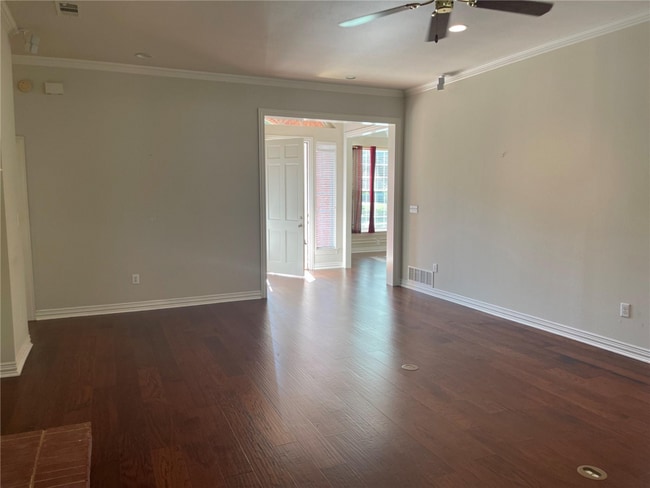 Photo - 716 Ticonderoga Dr House