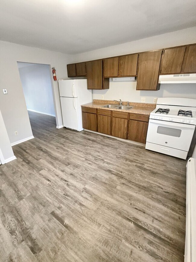 Foto del edificio - 136 N Lake St