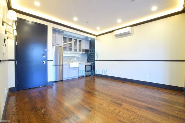 Building Photo - 4 br, 3 bath Apartment - 920 Pacific St 4F