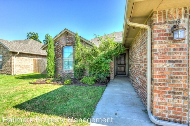 Building Photo - 3 br, 2 bath House - 813 SW 8th Street