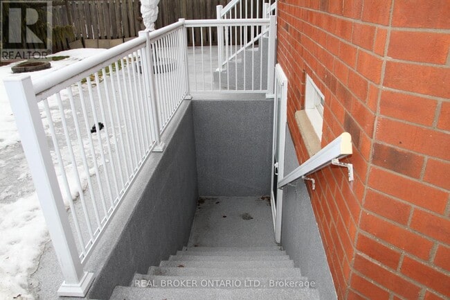 Building Photo - 18 Tracie Ct