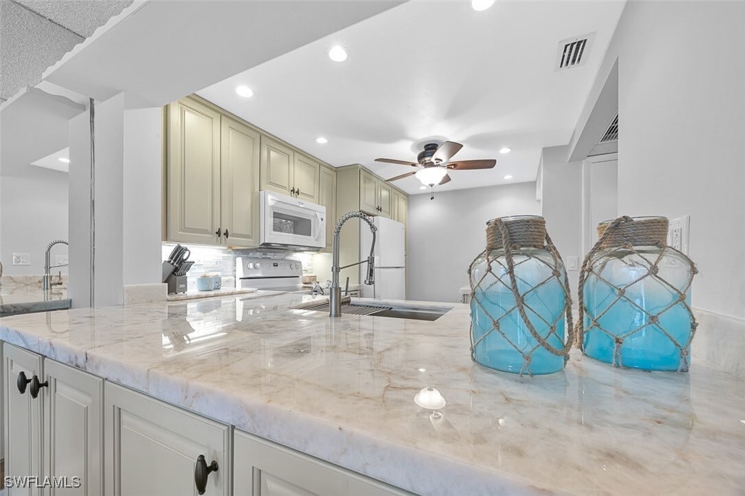 Foto principal - 1083 Forest Lakes Dr