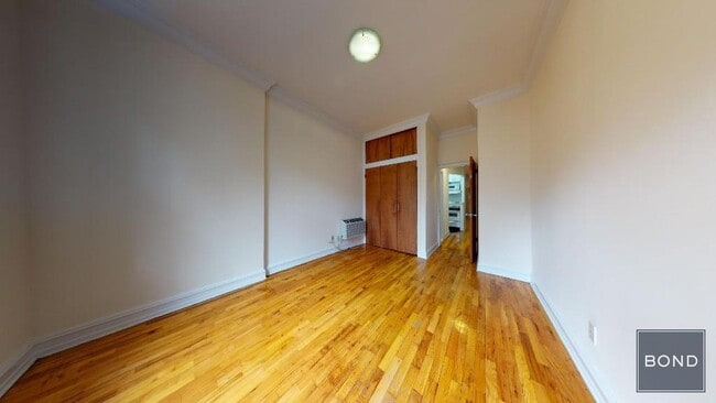 Building Photo - 333 E 84th St