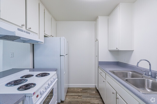 2HAB, 1BA - 858 ft² - Parkwood Gardens