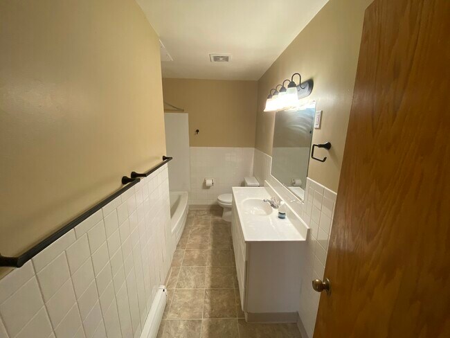 Building Photo - Ember Crest Apartments