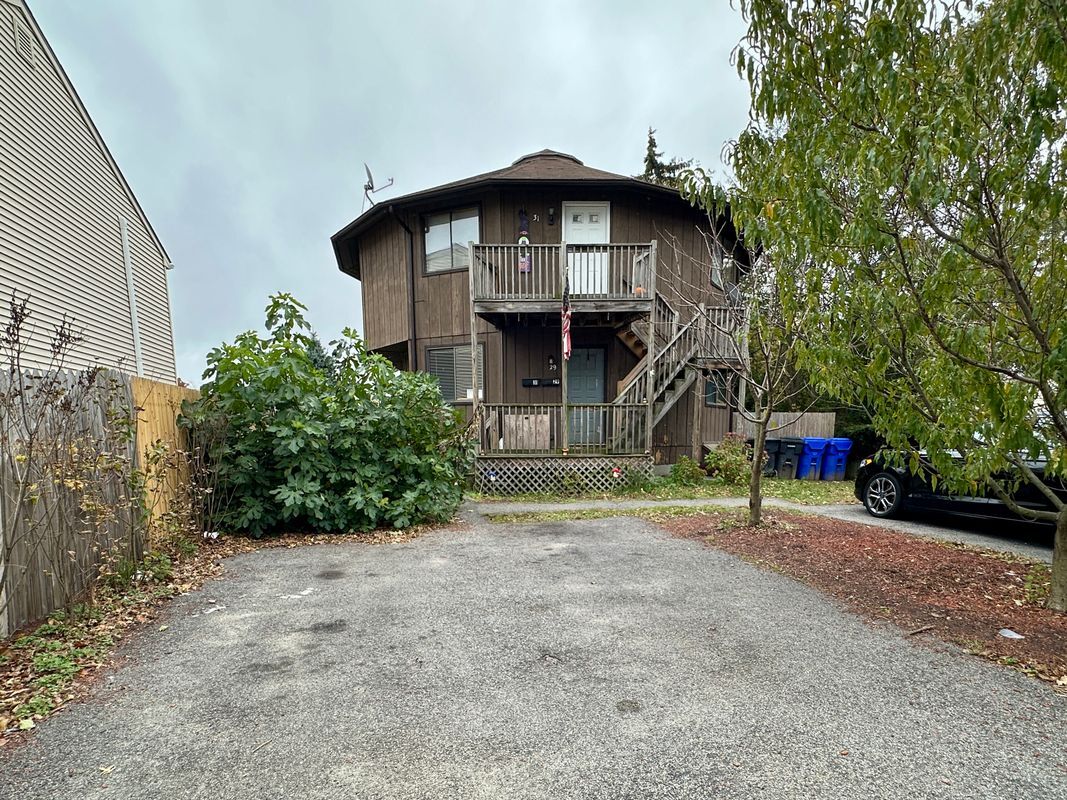 Primary Photo - 29 Irving Ave