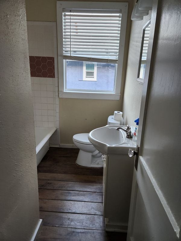 Building Photo - 731 Ave A SW