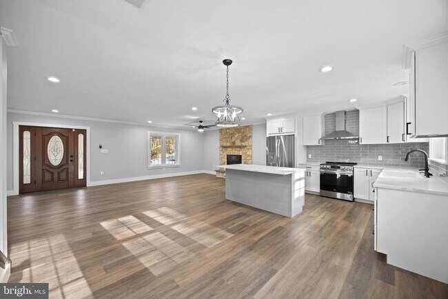 Foto del edificio - 1322 W King Rd