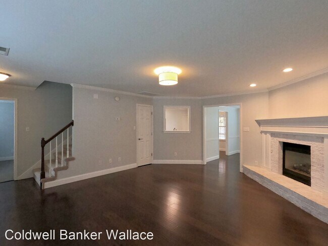 Building Photo - 3 br, 2.5 bath House - 1529 Silverdale Lane