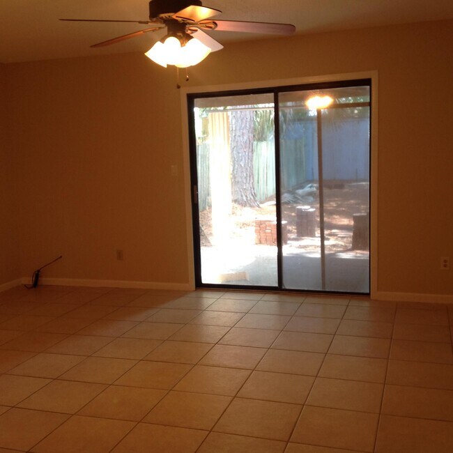 Foto del edificio - 132 Nebraska Ave NE