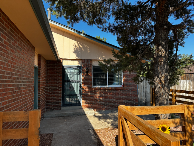 Building Photo - 9563 Vance Ct