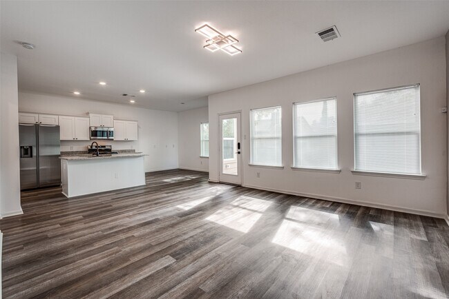 Foto del edificio - 12721 Plummersville St