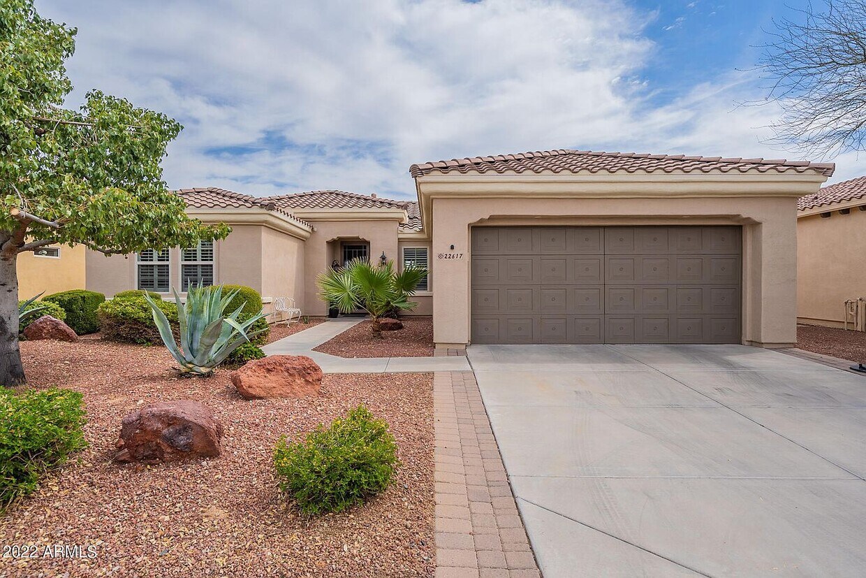 Primary Photo - 22617 N Arrellaga Dr