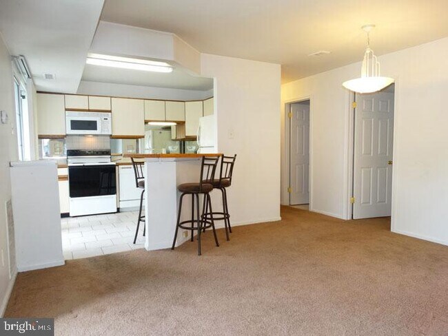 Building Photo - 1208 Beacon Hill Dr