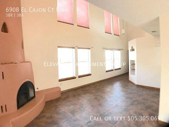 Building Photo - Cute 3 bedroom 2.5 bath townhome in heart ...
