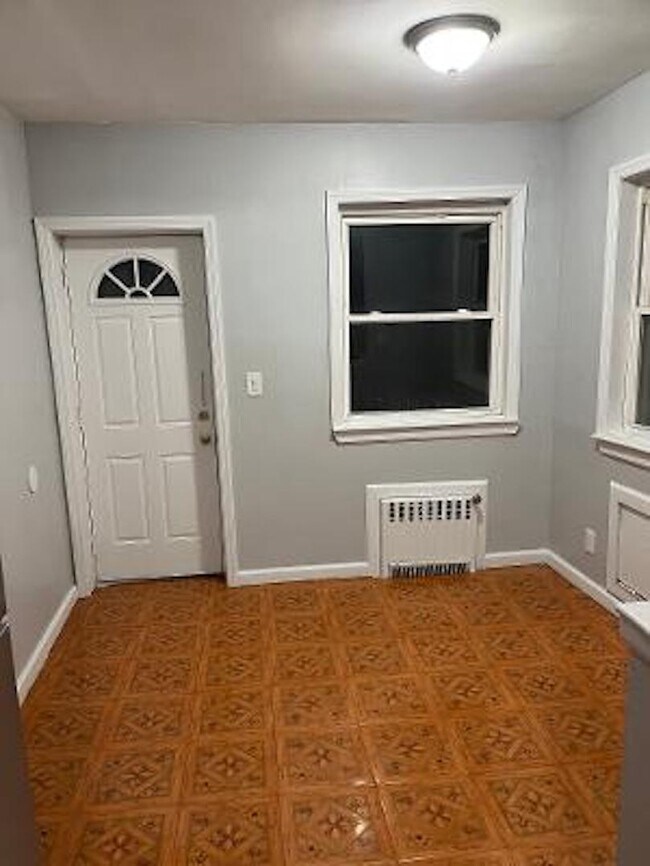 Foto del edificio - 954 E 89th St