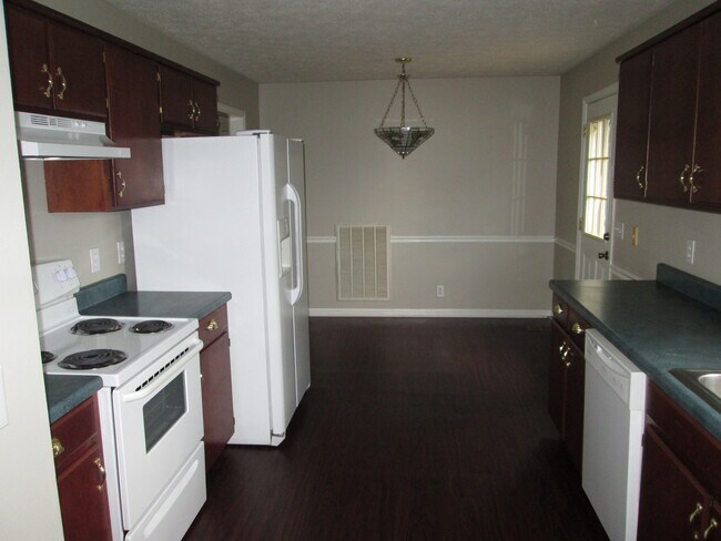 Foto del edificio - Barfield Area 3 bed 2 bath with a backyard