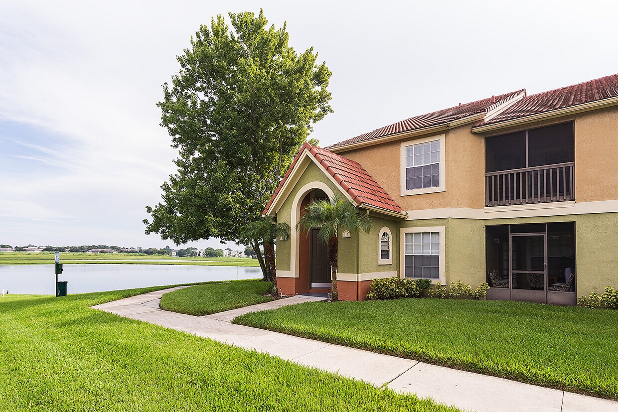 Foto principal - 421 Fountainhead Cir