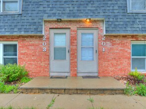 Building Photo - 201 Wellons Dr