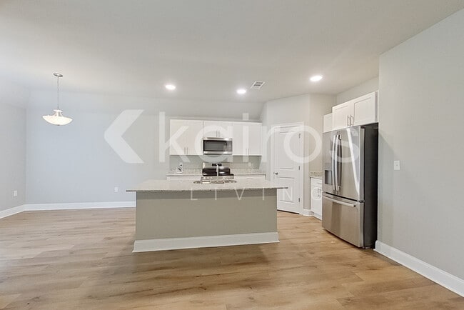 Building Photo - 13799 Pinyon Dr
