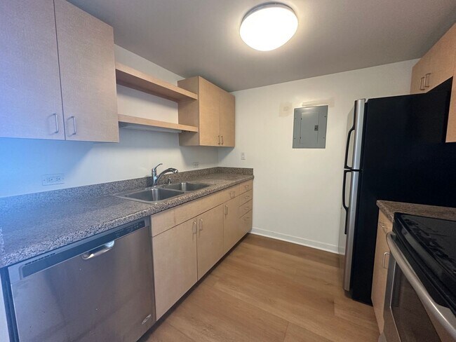 Building Photo - 1 Bedroom on the 16th Floor at Acqua Vista...