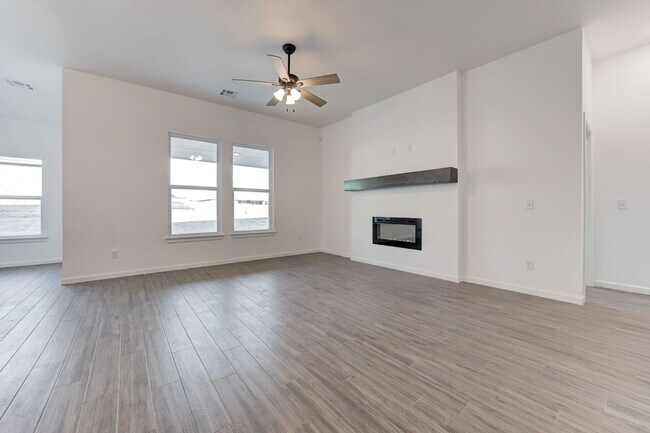 Foto del edificio - New Home in Newcastle for Lease! 1189 Atla...