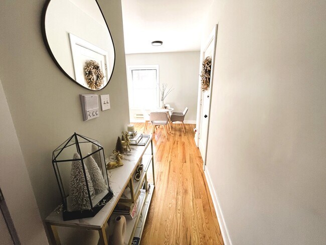 Foto del edificio - 4423 N Wolcott Ave