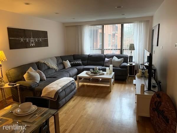 Building Photo - 1 br, 1.5 bath  - 210 Nahanton St