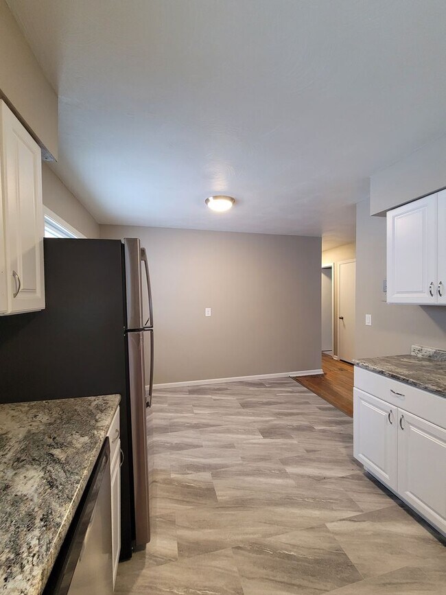 Foto del edificio - Updated Three Bedroom Home!